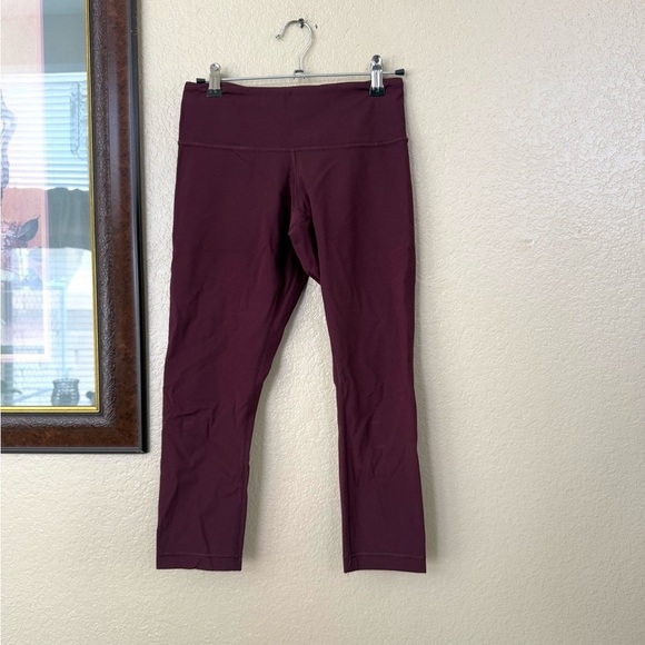 Lululemon Cropped Leggings Size 4 - Picture 2 of 3